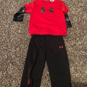 Under armour sweat pants set. Perfect condition